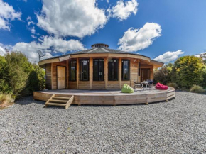 The Snowglobe - Ohakune Modern Yurt Style Chalet Ohakune